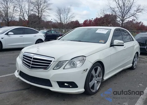 2011 Mercedes-Benz E 350 4Matic z USA, uszkodzony, nr VIN WDDHF8HB7BA435123